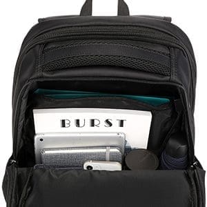 KONO Bakpoki USB Grár KONO Grár með festingu fyrir ferðatösku.Og USB hleðslu port.Og 13.5" fartölvu hólf og Spjaldtölvu. Lás fylgir. Stærð H 48 cm B 33 cm Þ 10 cm