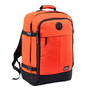 Bakpoki METZ 44L RPET ♻️55X40X20CM Vintage Orange Unnið úr RPET - efni sem er unnið úr plastflöskum eftir neyslu sem venjulega gætu hafa endað á urðunarstað eða í sjó. Handfarangursbakpoki með 55x40x20cm mjúkri skel sem er hannaður til að passa 94% af flufélugum á heimsvísu. Stór 44 lítra farþegataska gerir það mögulegt að fljúga án þess að innrita farangur í lestina. Létt en endingargóð hönnun. 0,7 kg. Er með risastórt 44L aðalpökkunarhólf, skipulags vasa að framan og fljótlegur rennilás sem er tilvalinn fyrir vegabréf og ferðaskilríki. Hástyrkur varanlegur, sturtuheldur og endurvinnanlegur 600D pólýester efni. Stillanlegar axlarólar, burðarhandfang, hliðarstillanleg þjöppunaról og bólstraður vinnuvistfræðilegur bakhluti.