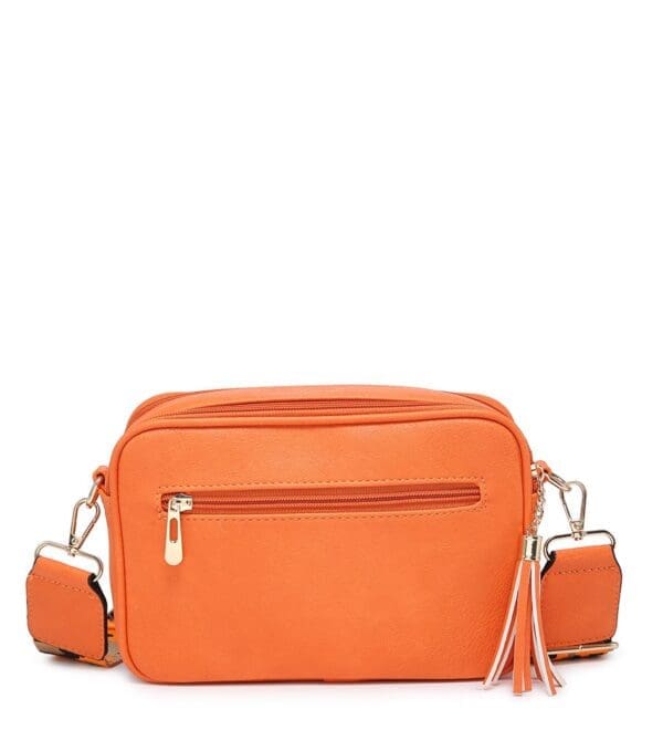 MODA Axlar taska Brún ,með breiðri ól. Stærð H 15 cm Br 23 cm Þ 8 cm