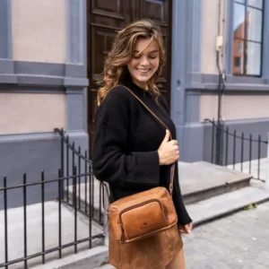 Þessi fallegi axlarpoki er algjör skyldueign! Þessi fallega taska kemur úr Everyday seríunni frá Micmagbags.